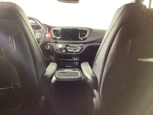 Used 2019 Chrysler Pacifica Touring-L FWD image 30