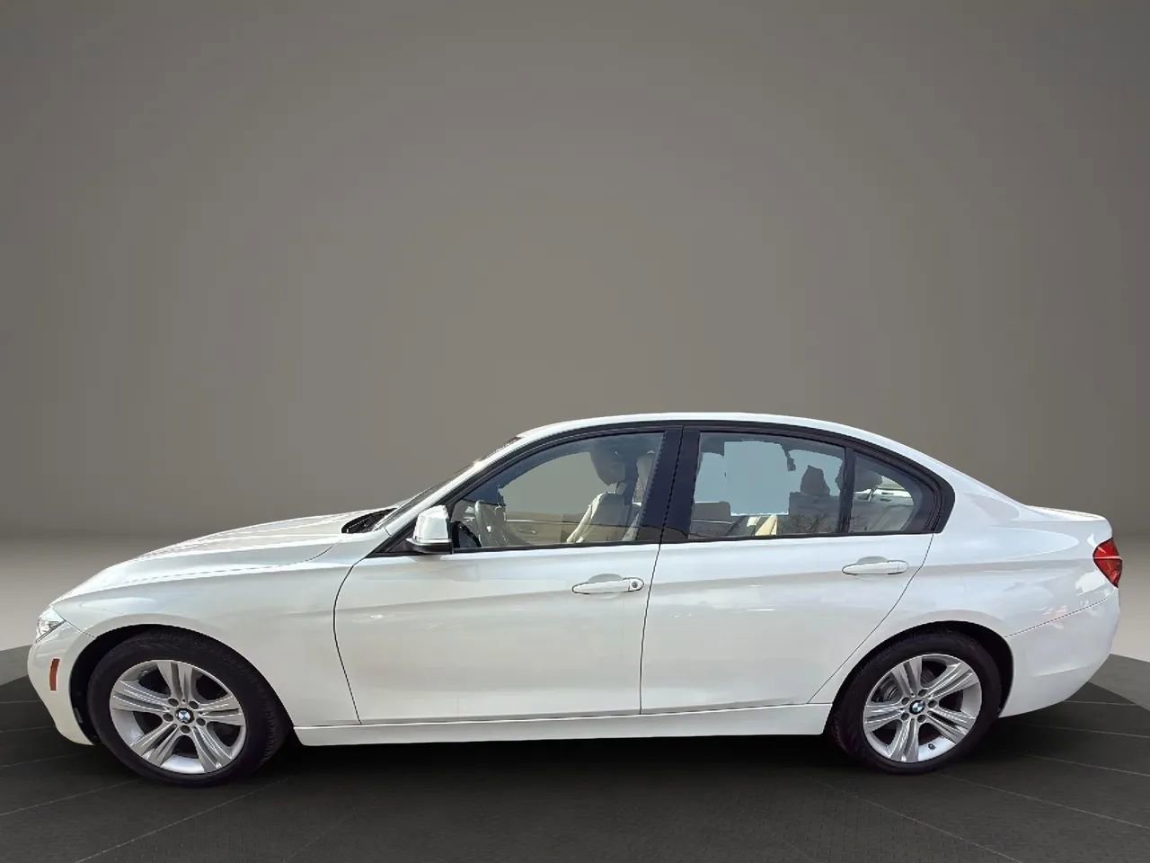 Used 2016 BMW 328i xDrive Sedan AWD/4WD image 8