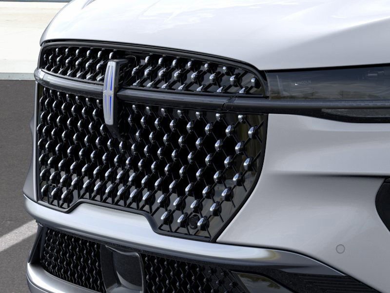 New 2025 Lincoln Nautilus Reserve image 17