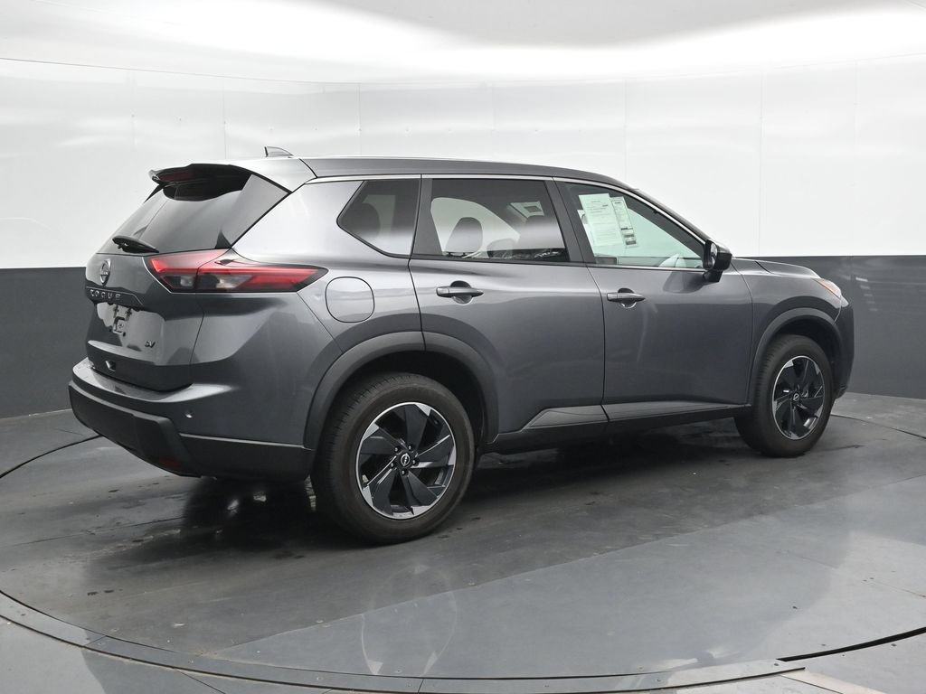 Used 2024 Nissan Rogue SV FWD image 4
