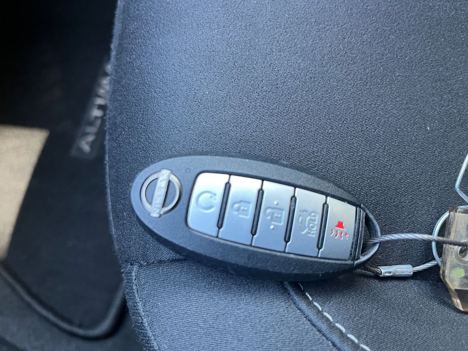 Used 2025 Nissan Altima 2.5 SV image 21