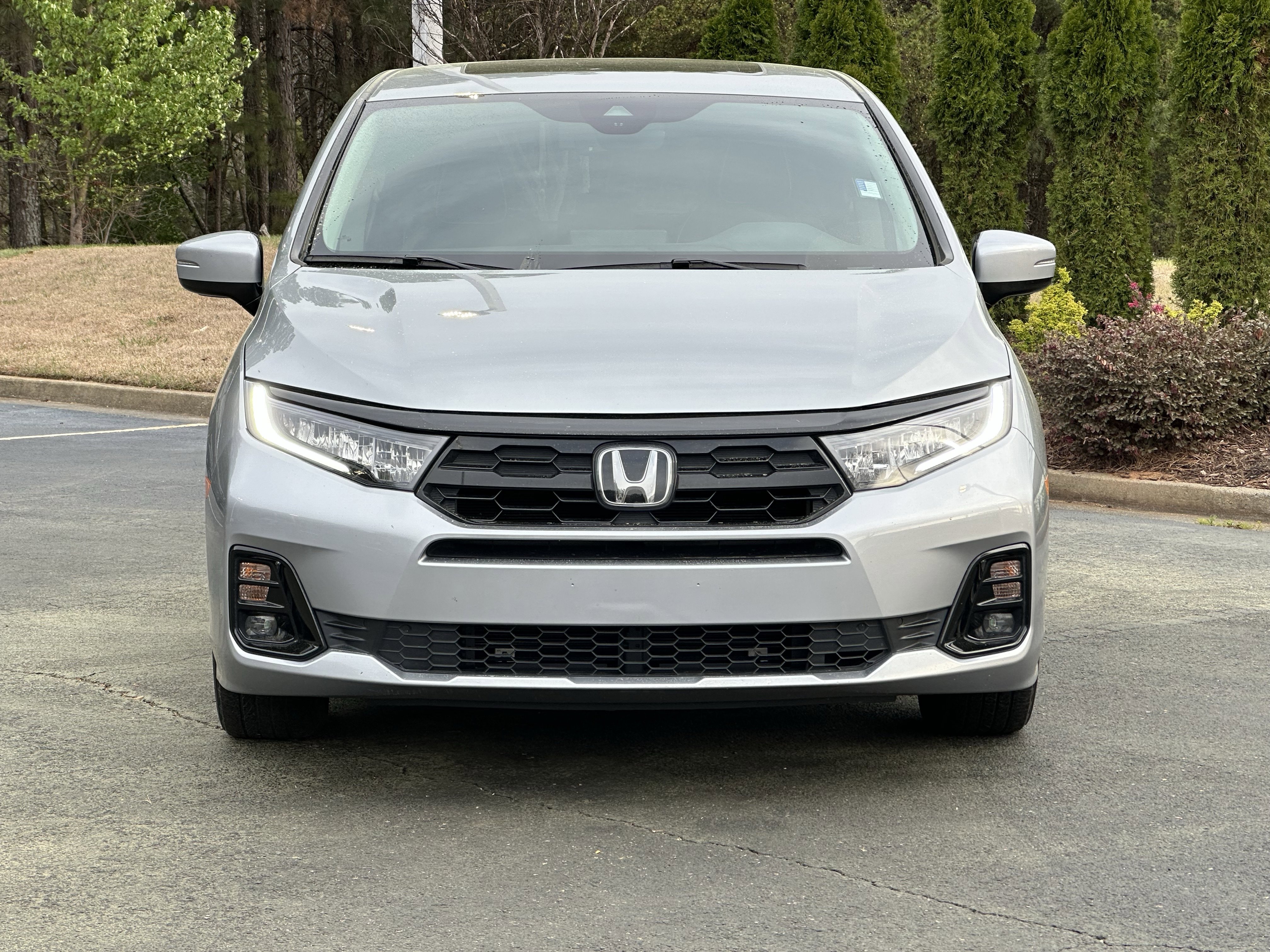 Used 2025 Honda Odyssey Elite image 3