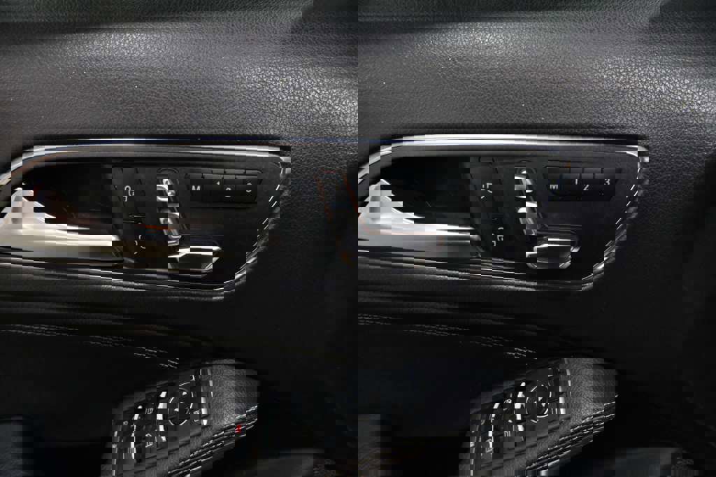 Used 2020 Mercedes-Benz GLA 250 4MATIC image 18