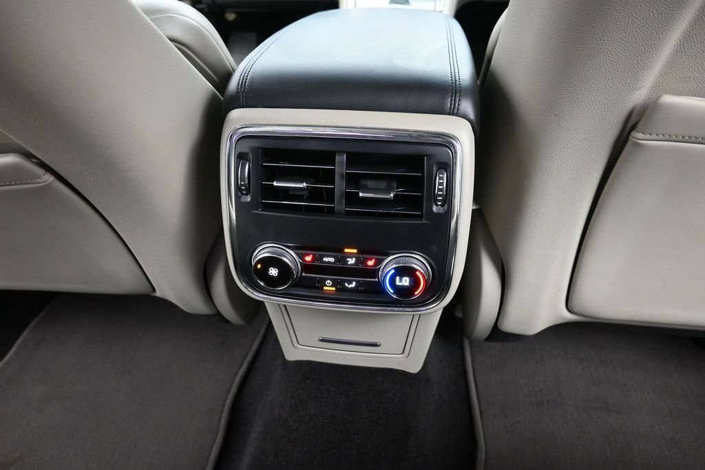 Used 2017 Lincoln Continental Reserve w/ Technology Package FWD image 24
