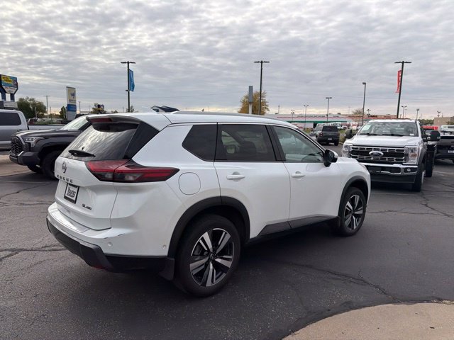 Used 2025 Nissan Rogue SL w/ SL Premium Package AWD/4WD image 5