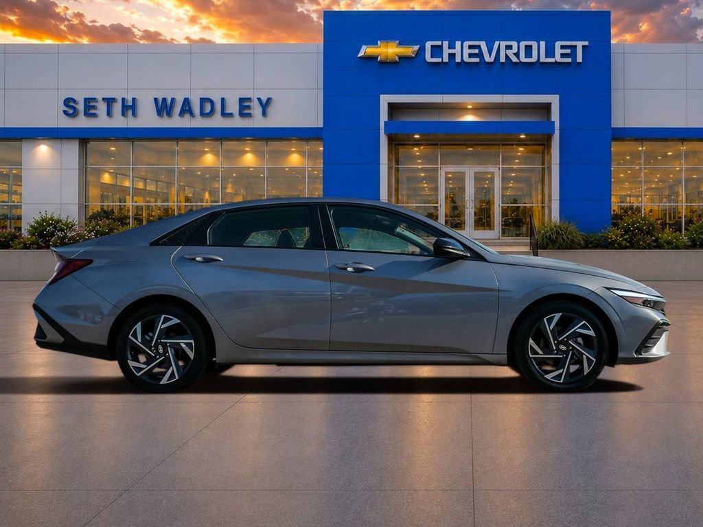 Used 2025 Hyundai Elantra Sport FWD image 8