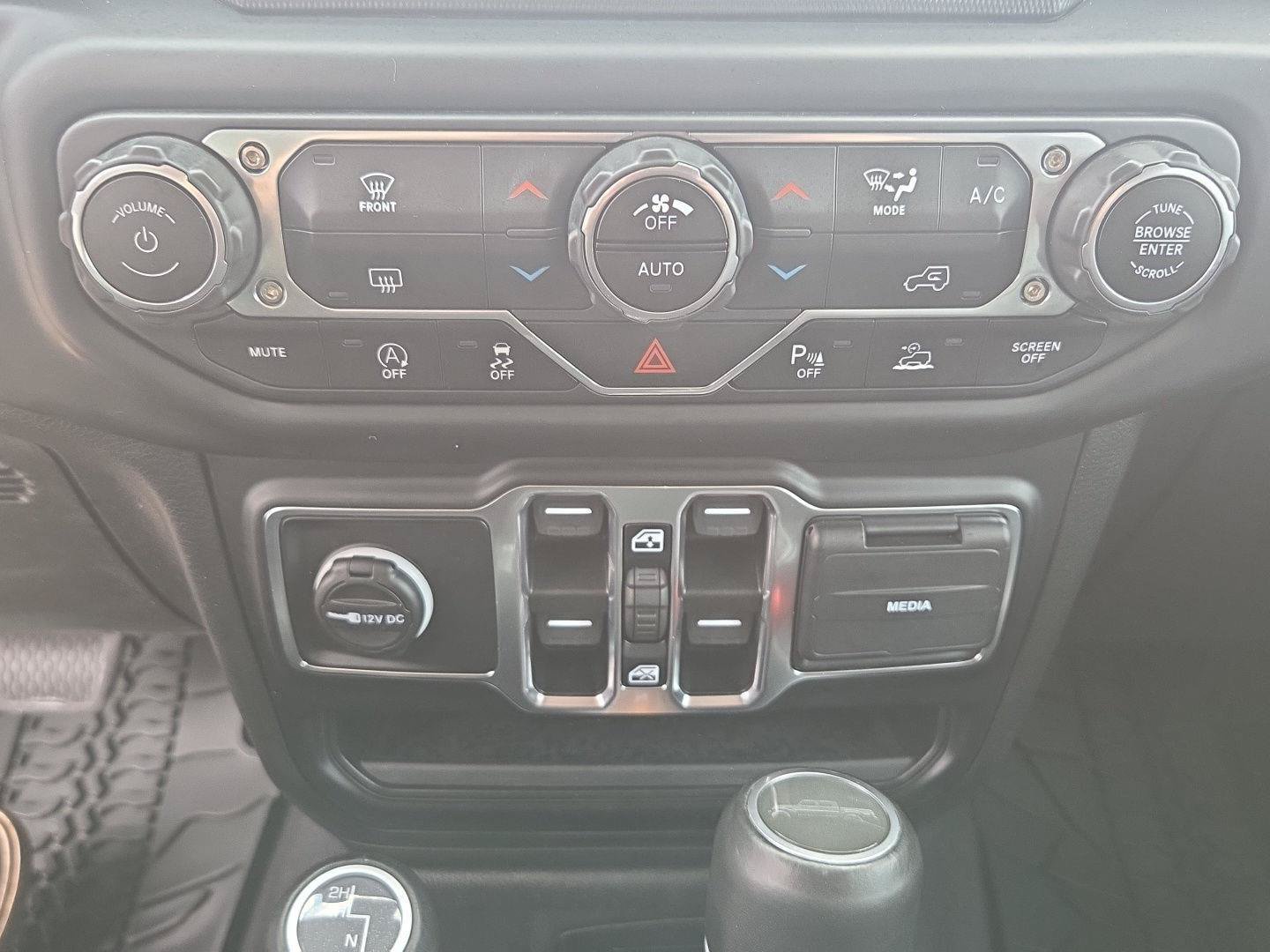 Used 2021 Jeep Gladiator Overland w/ Uconnect 4C Nav & Sound Group AWD/4WD image 20