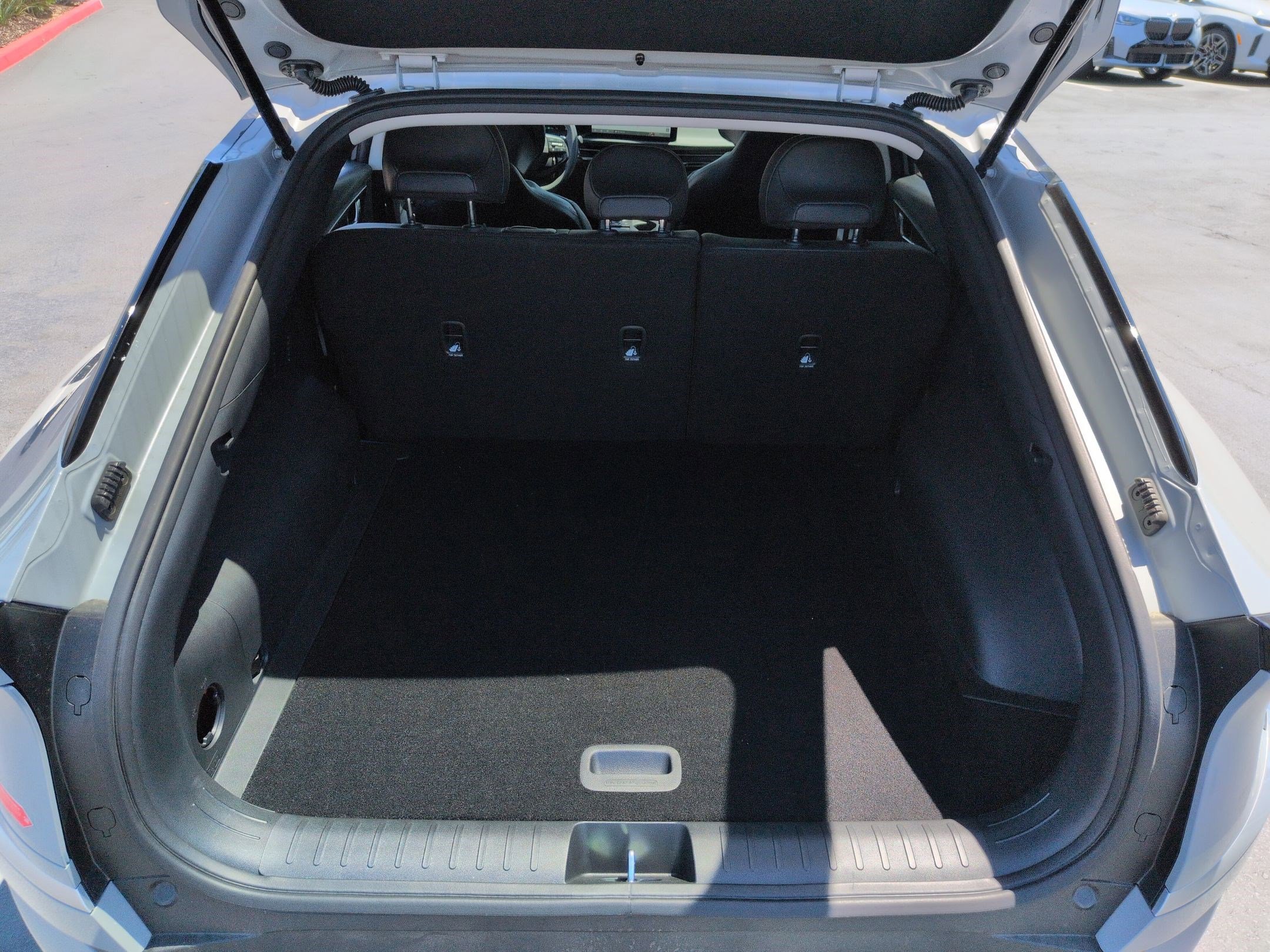 Used 2025 Kia EV6 Light w/ Light LR Technology Package RWD image 31