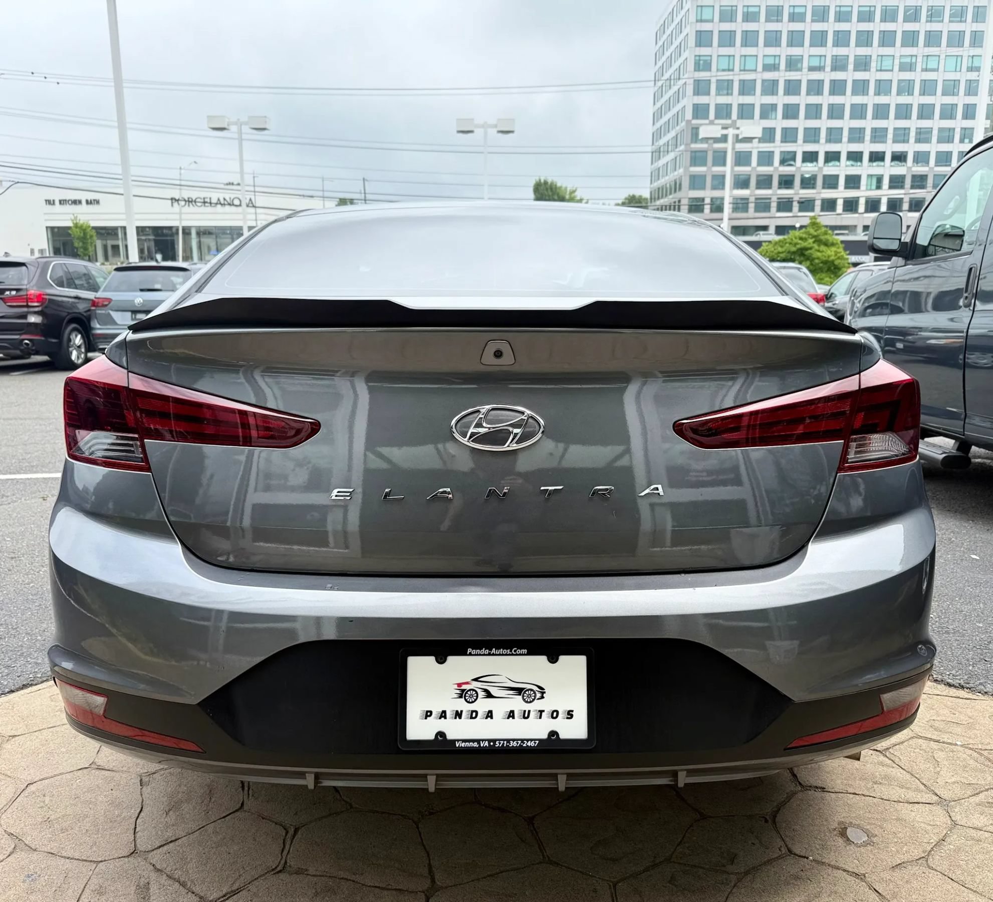 Used 2019 Hyundai Elantra SE w/ Cargo Package FWD image 6