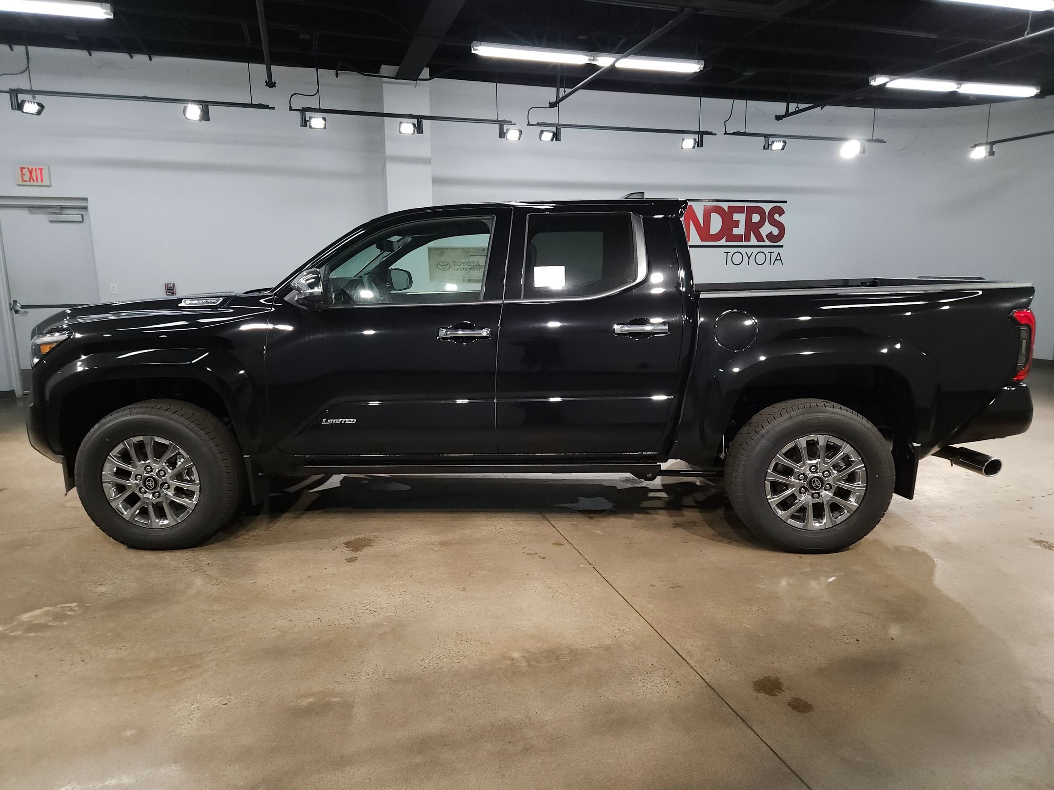 New 2026 Toyota Tacoma Limited AWD/4WD image 4