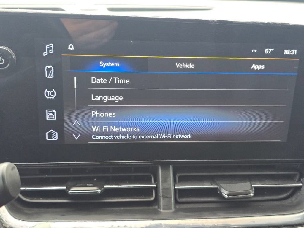 Used 2025 Chevrolet Trax RS w/ Sunroof Package FWD image 27