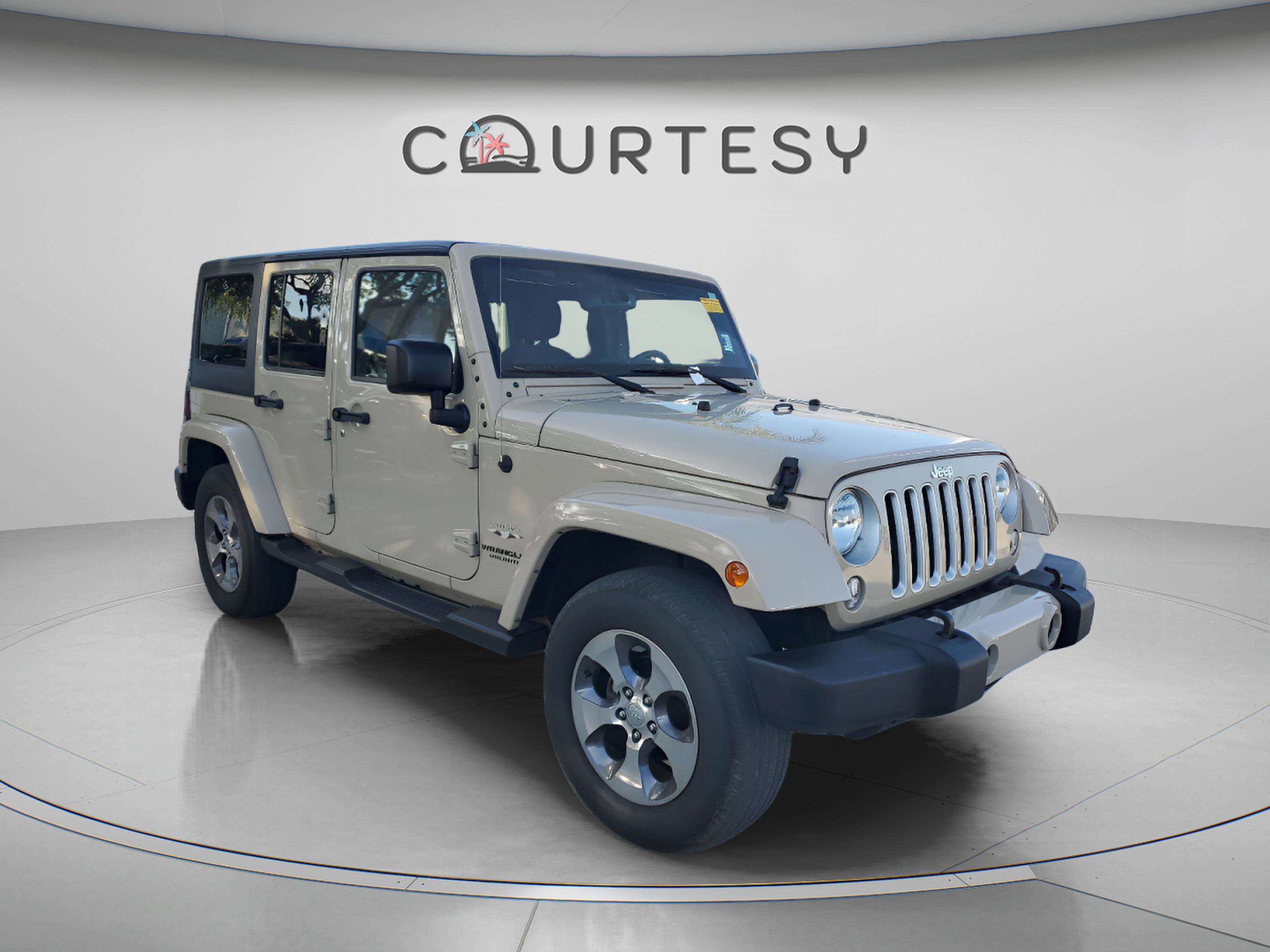 Used 2016 Jeep Wrangler Unlimited Sahara w/ Connectivity Group AWD/4WD image 4
