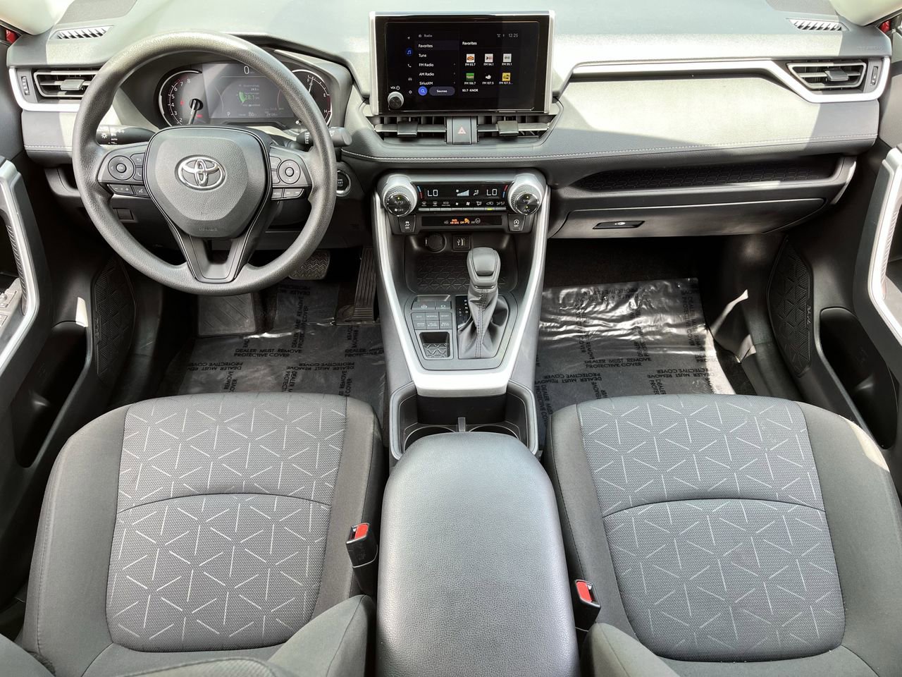 Used 2025 Toyota RAV4 XLE AWD/4WD image 9