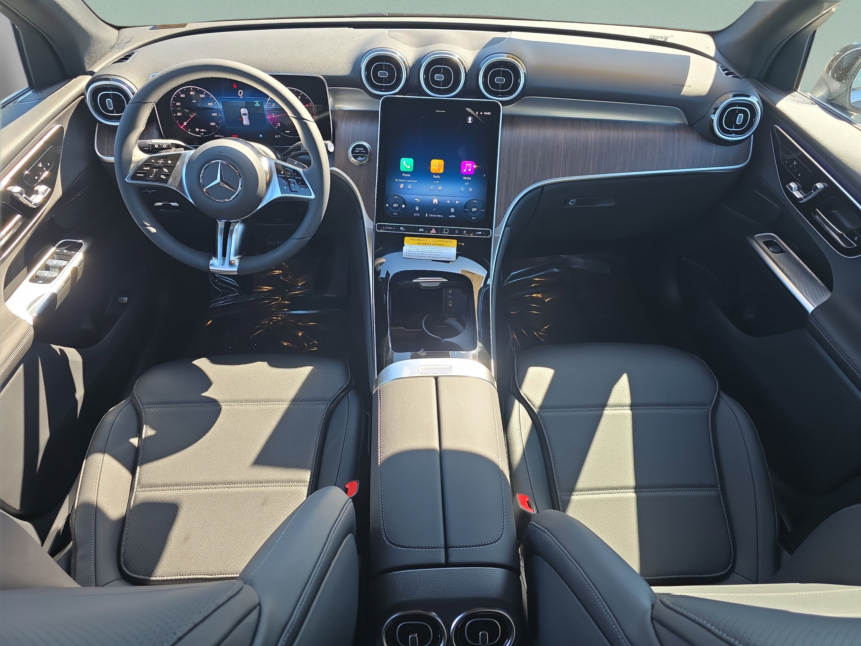 Used 2026 Mercedes-Benz GLC 300 image 9