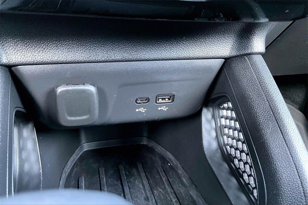 Used 2024 Chevrolet TrailBlazer RS w/ Driver Confidence Package image 31