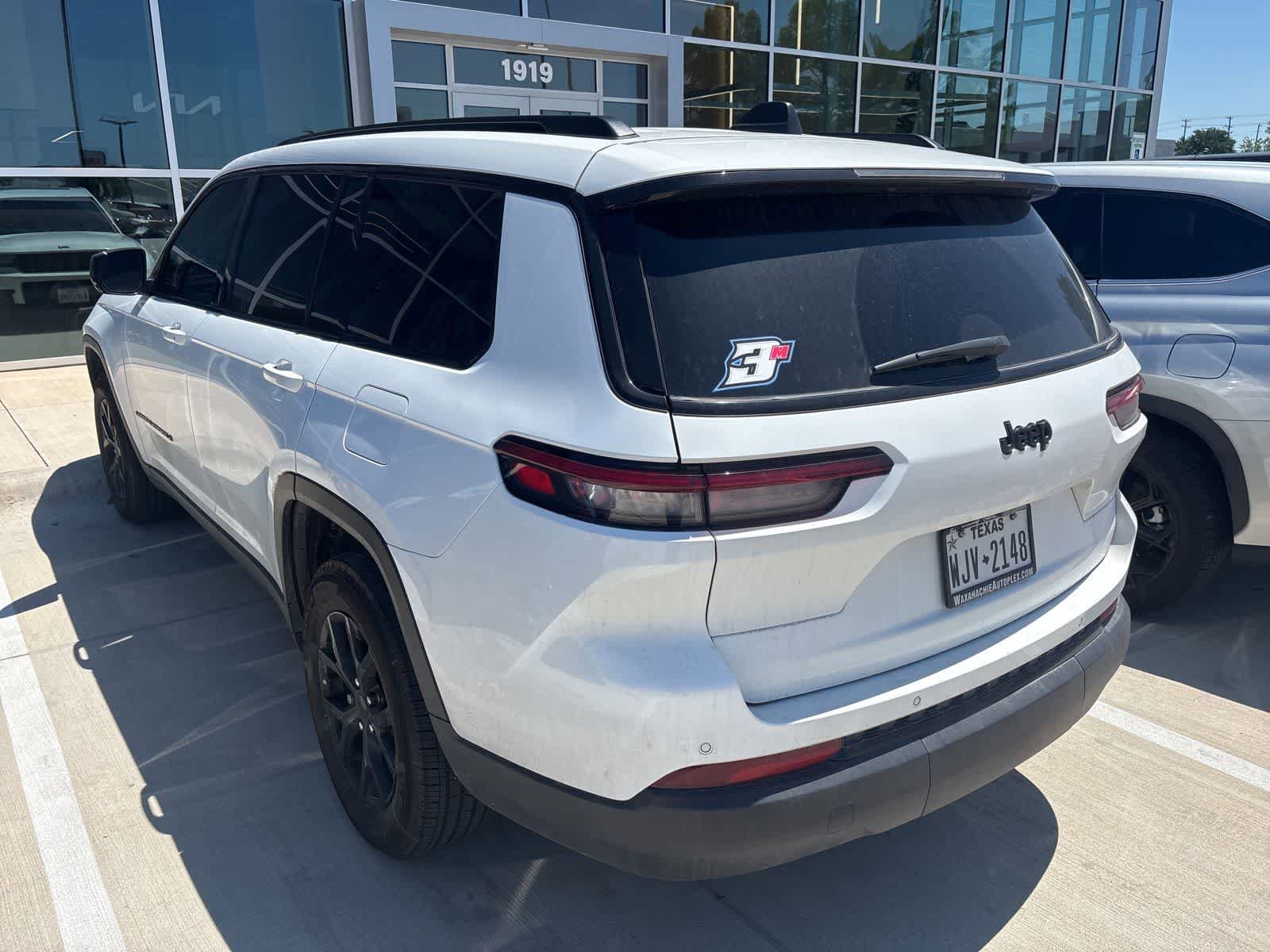 Used 2025 Jeep Grand Cherokee L Altitude RWD image 4