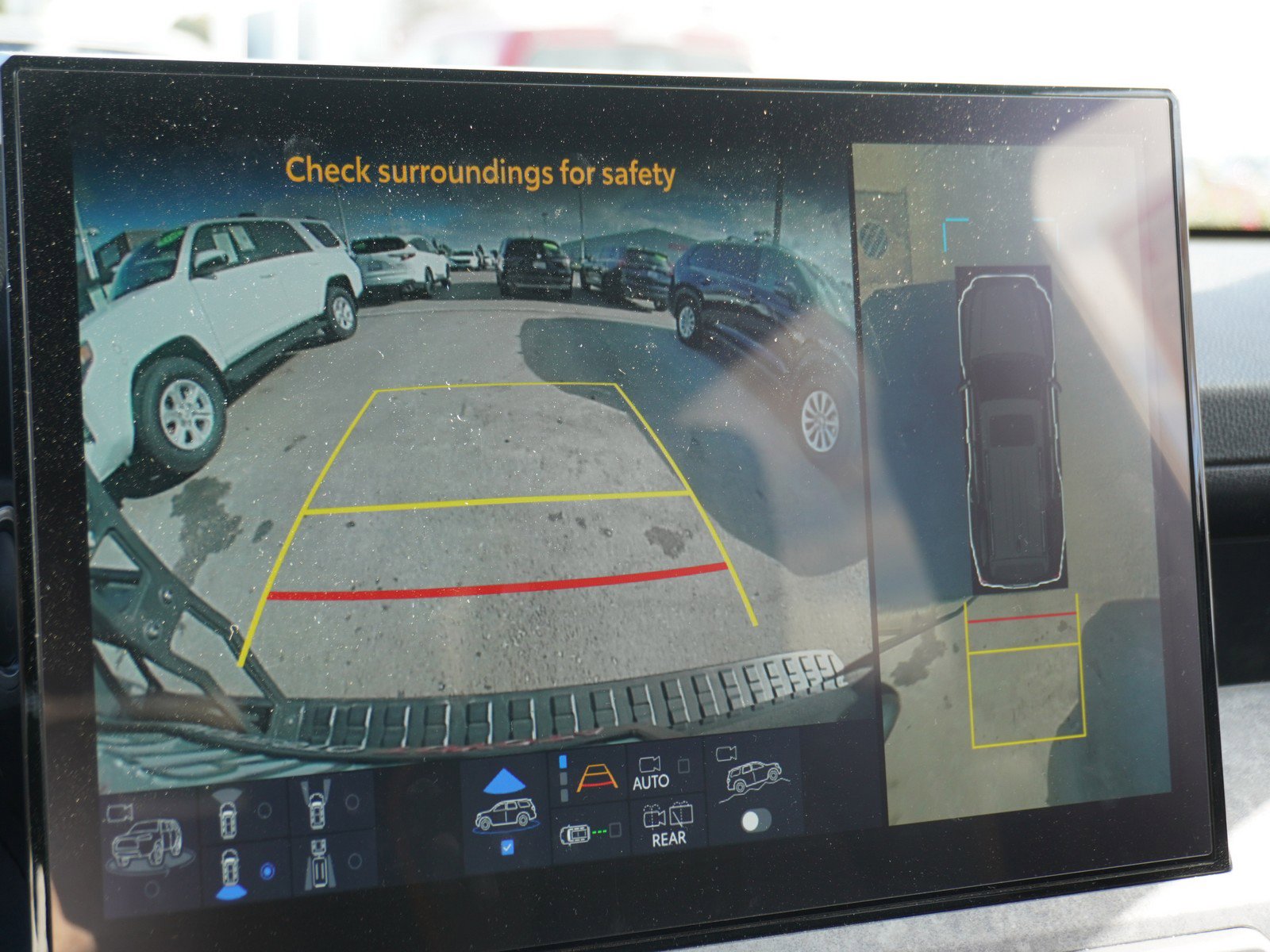 Used 2025 Toyota 4Runner Trailhunter image 32