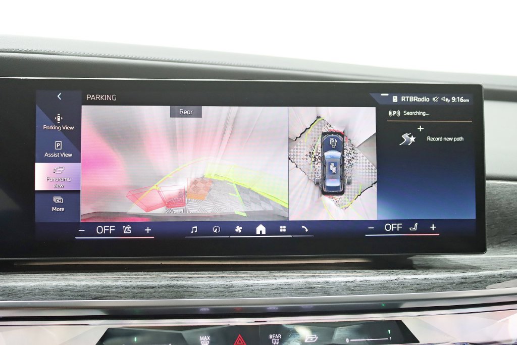 Used 2023 BMW 760i xDrive AWD/4WD image 18