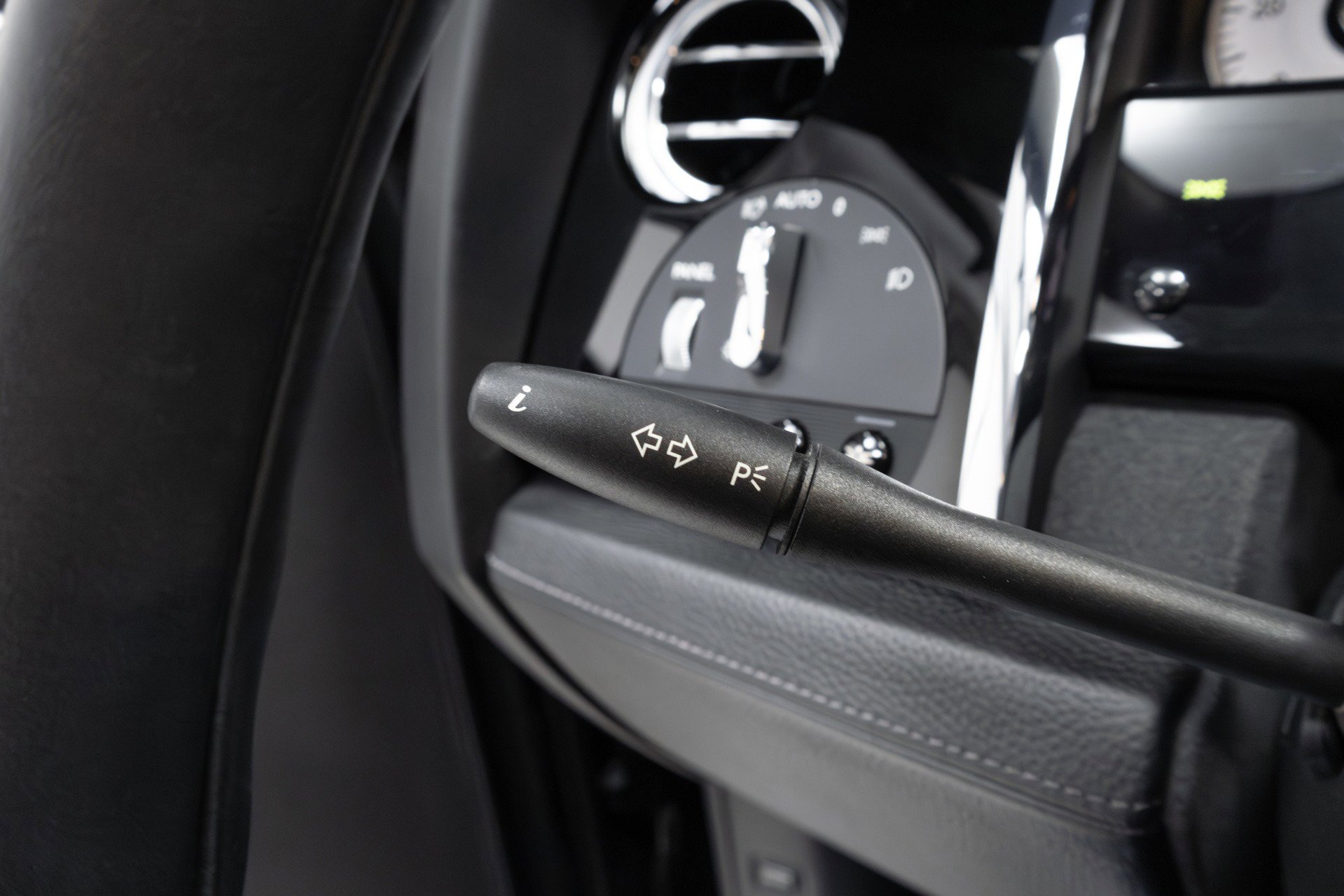 Used 2011 Rolls-Royce Ghost image 14