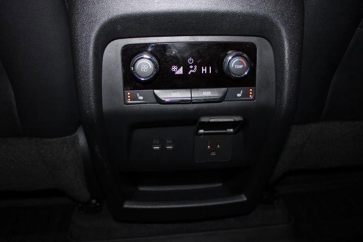 Used 2024 Chevrolet Traverse RS image 24