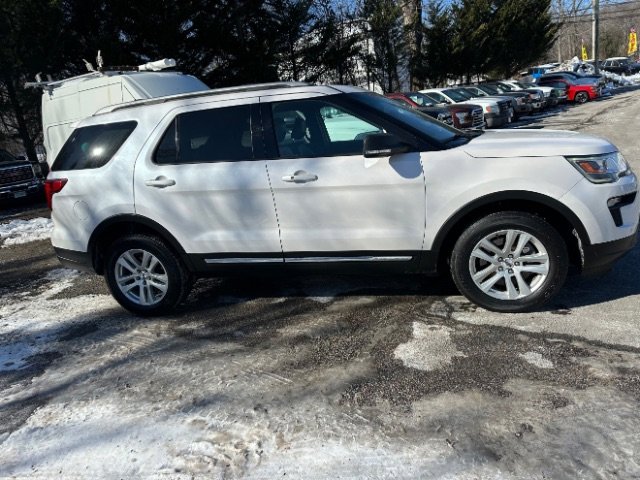 Used 2019 Ford Explorer XLT w/ Equipment Group 202A image 6