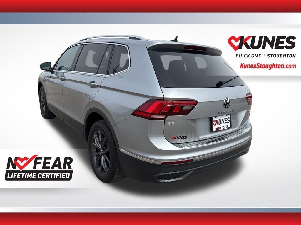 Used 2022 Volkswagen Tiguan SE w/ Panoramic Sunroof Package image 9