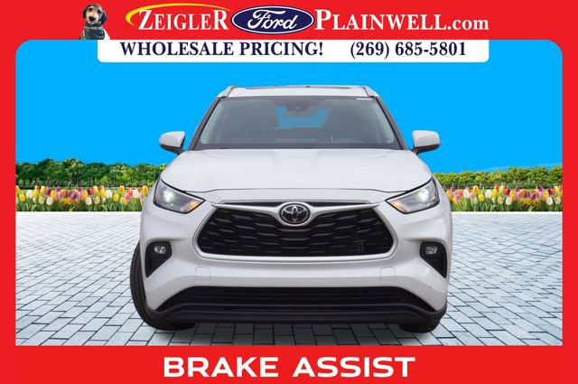 Used 2023 Toyota Highlander XLE image 8