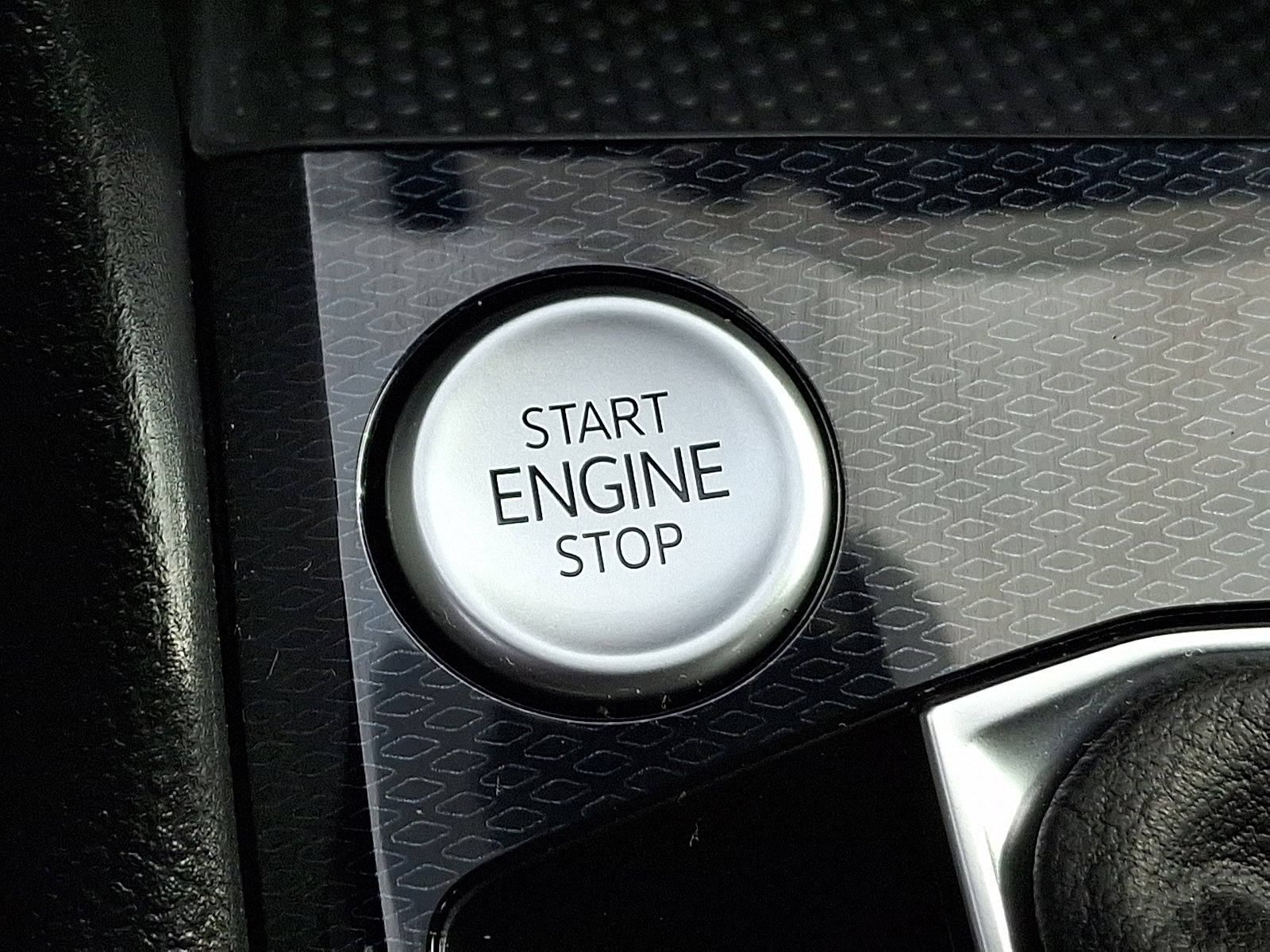 Certified 2025 Volkswagen Taos S image 22