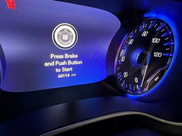 Used 2025 Chrysler Pacifica Select FWD image 10