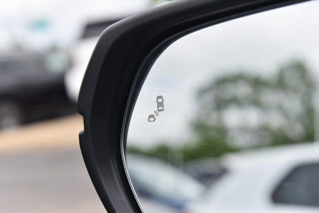 Used 2018 Honda CR-V Touring image 10