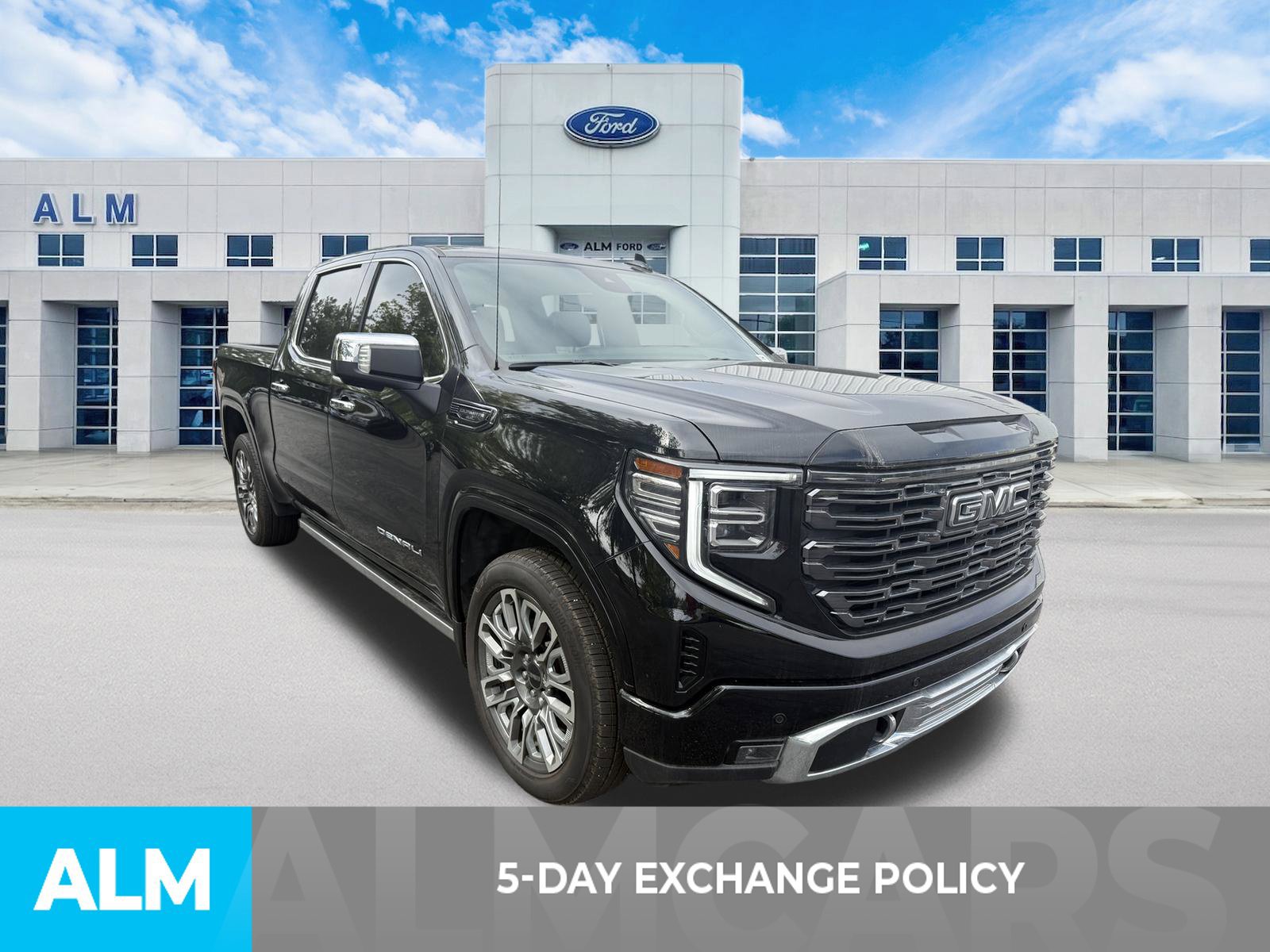 Used 2026 GMC Sierra 1500 Denali Ultimate AWD/4WD image 3