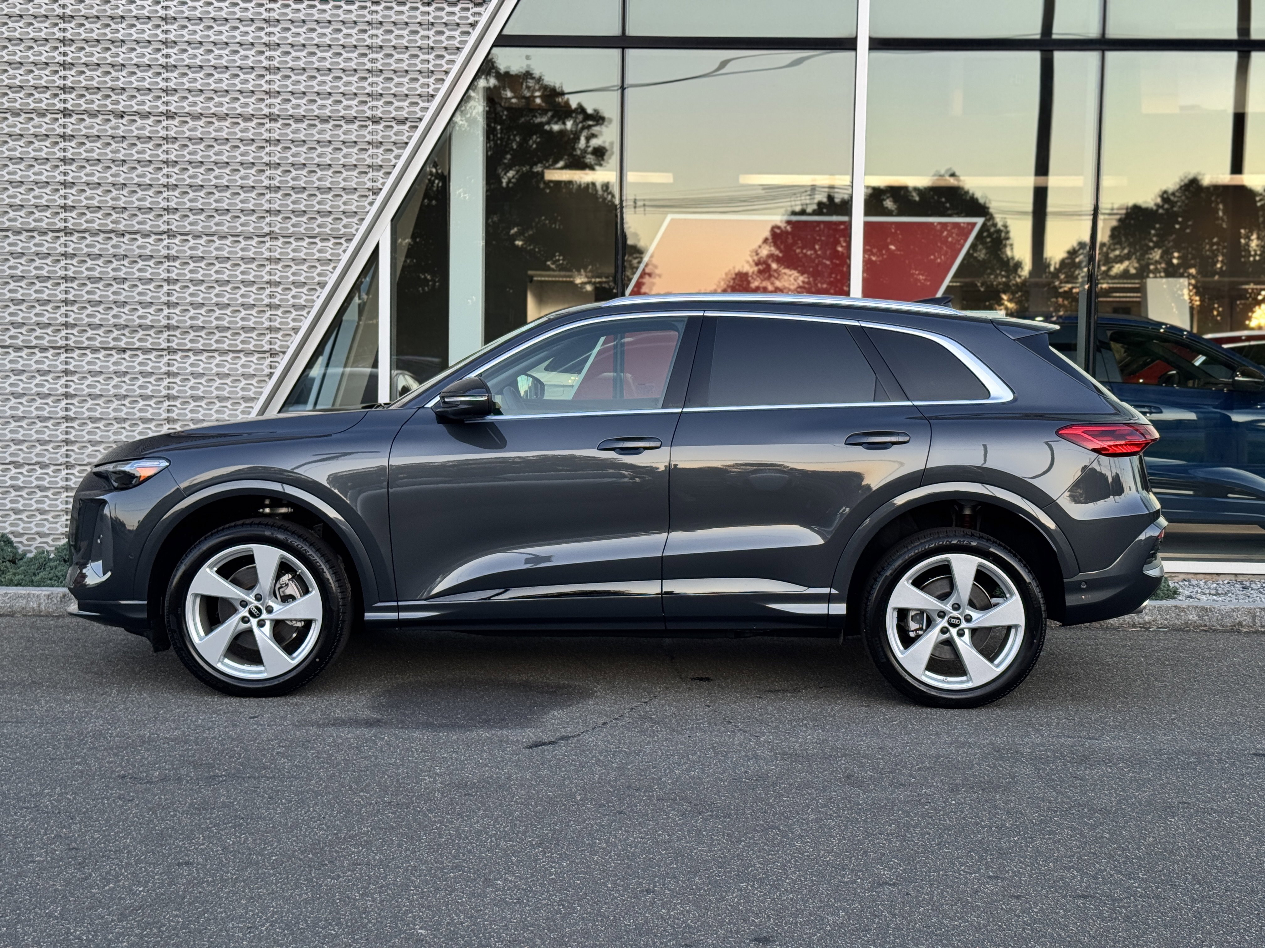New 2025 Audi Q5 Premium Plus image 2