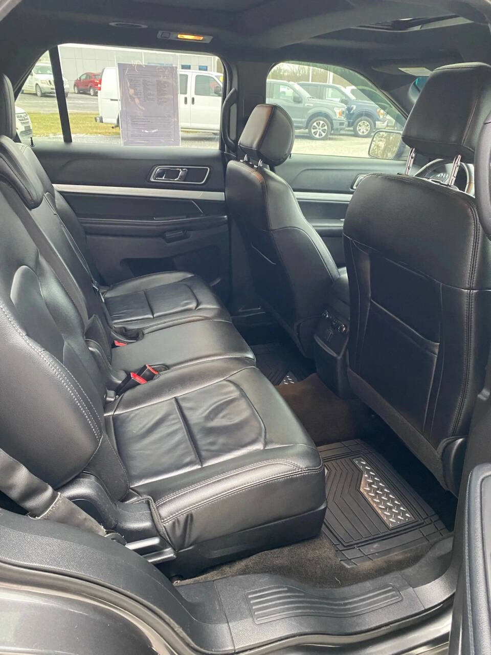 Used 2016 Ford Explorer XLT w/ Equipment Group 202A image 33