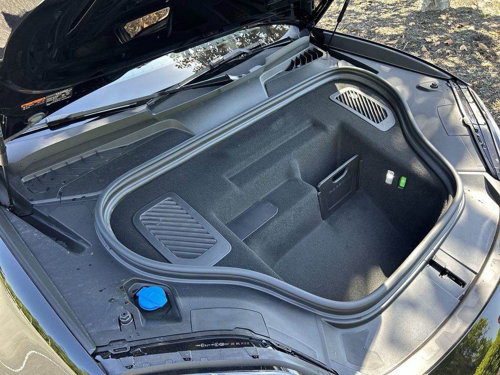 Certified 2025 Porsche Macan Electric image 30