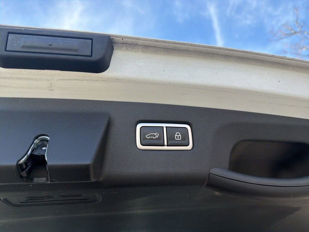 Used 2023 Kia Sorento SX image 7