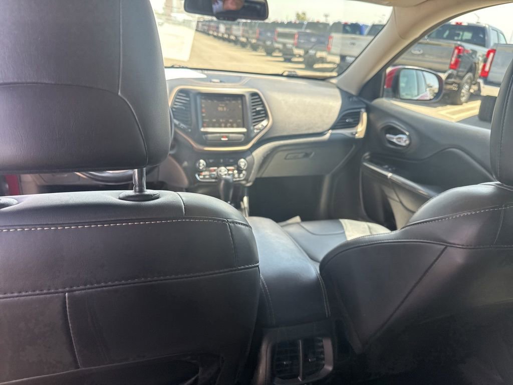 Used 2016 Jeep Cherokee Limited AWD/4WD image 12