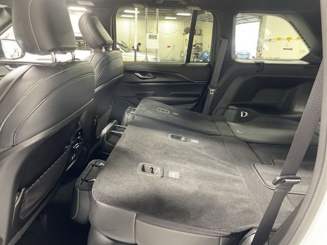 Used 2024 Jeep Grand Cherokee Altitude image 24