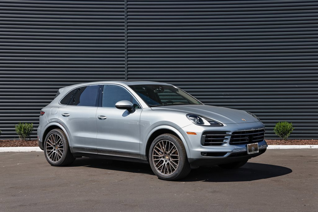 Used 2022 Porsche Cayenne Platinum Edition image 9