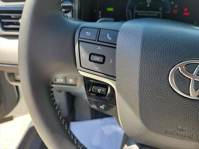 Certified 2025 Toyota Camry SE w/ Convenience Package FWD image 18