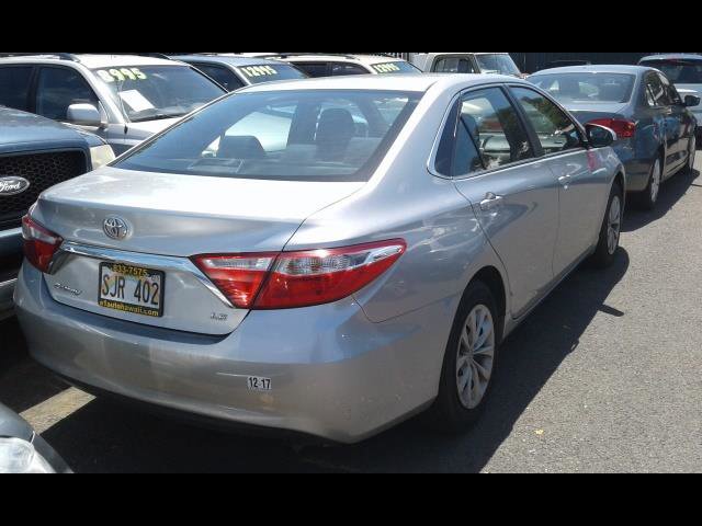 Used 2015 Toyota Camry LE image 3