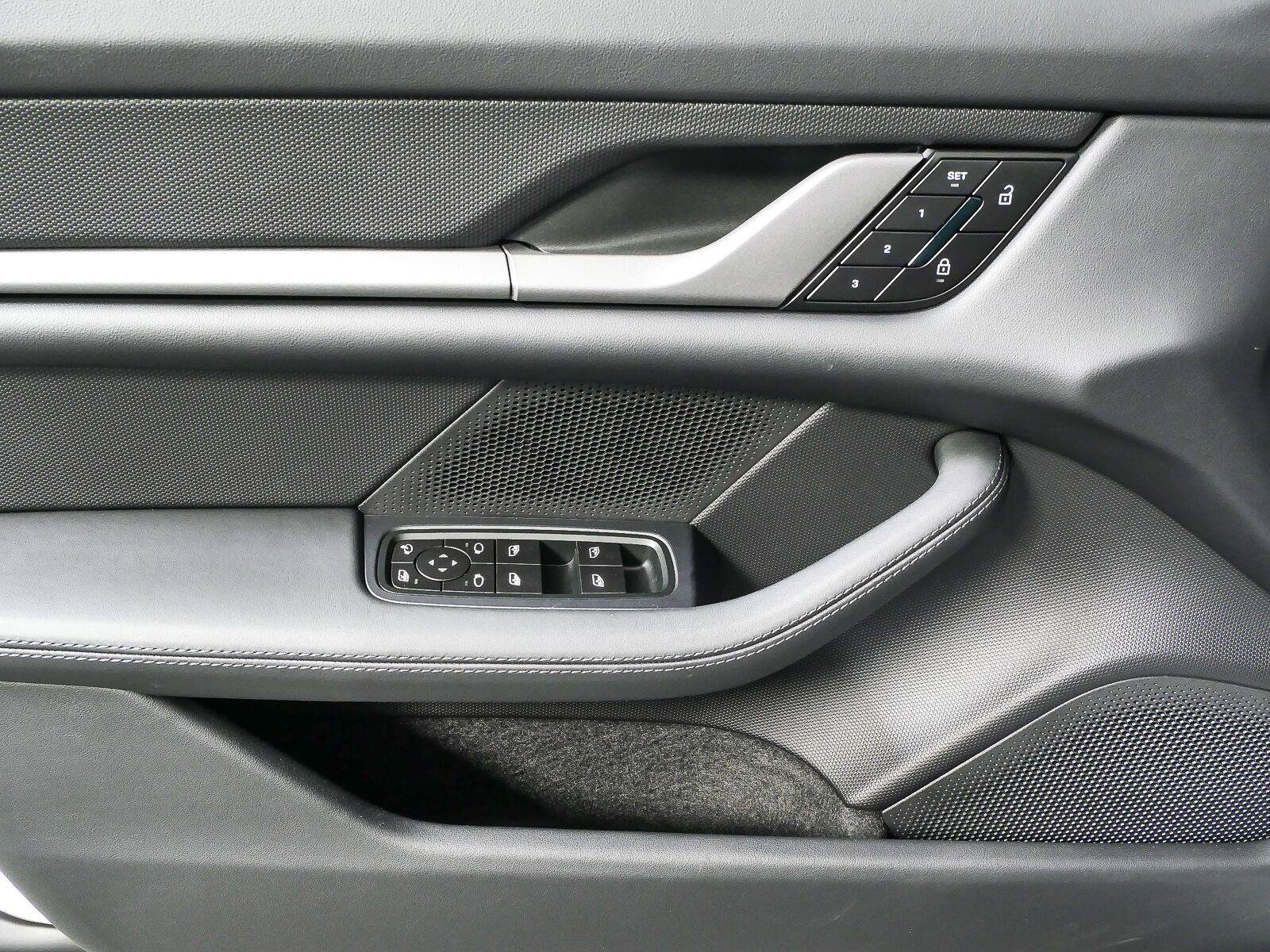 New 2026 Porsche Taycan RWD image 6