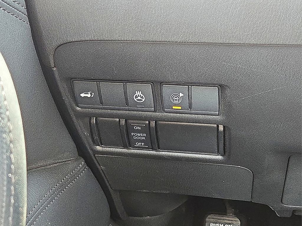 Used 2024 Nissan Armada SL image 23