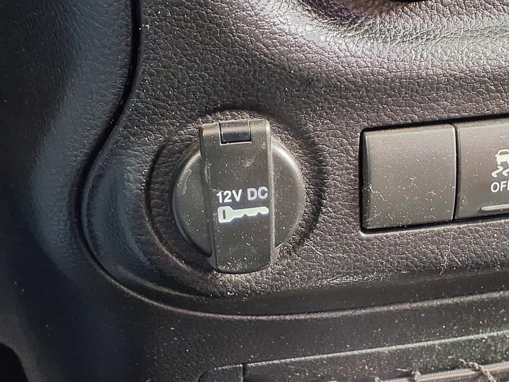 Used 2013 Jeep Wrangler Unlimited Sport w/ Connectivity Group image 20