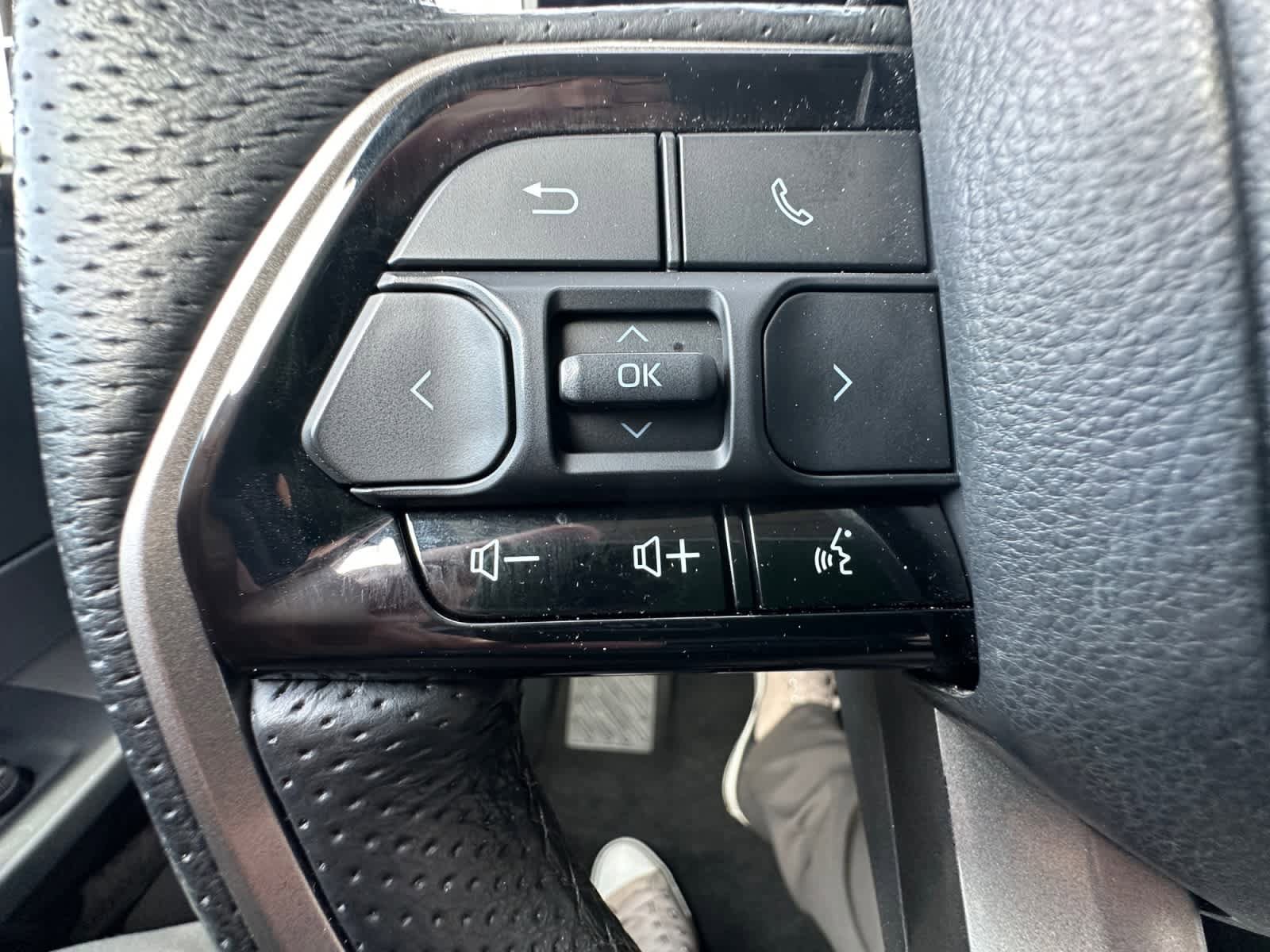 Used 2023 Toyota Tundra Limited AWD/4WD image 23