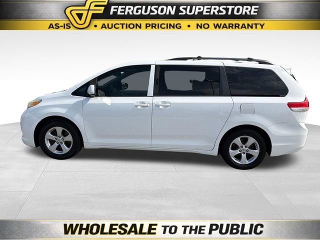 Used 2012 Toyota Sienna LE FWD image 4