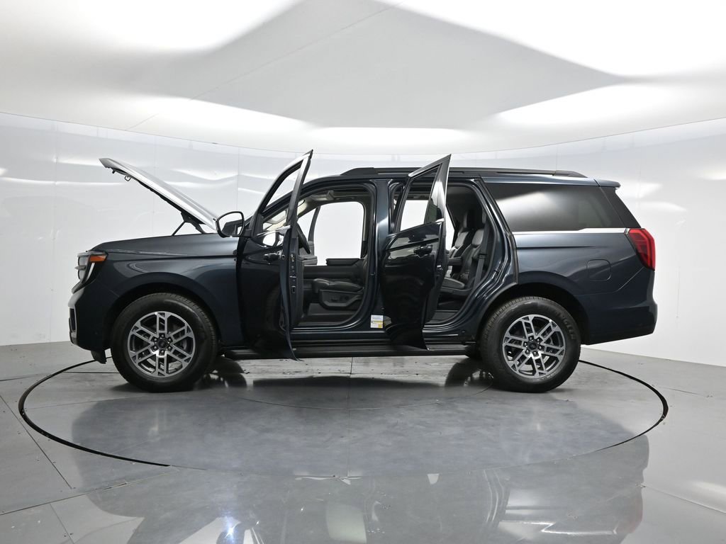 Used 2025 Ford Expedition Active RWD image 53