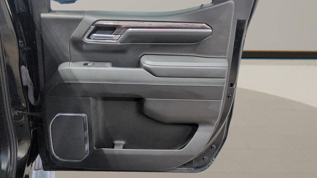 Used 2024 Chevrolet Silverado 1500 LTZ AWD/4WD image 21