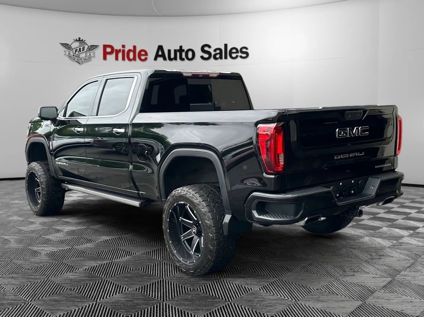 Used 2019 GMC Sierra 1500 Denali w/ Denali Ultimate Package AWD/4WD image 5