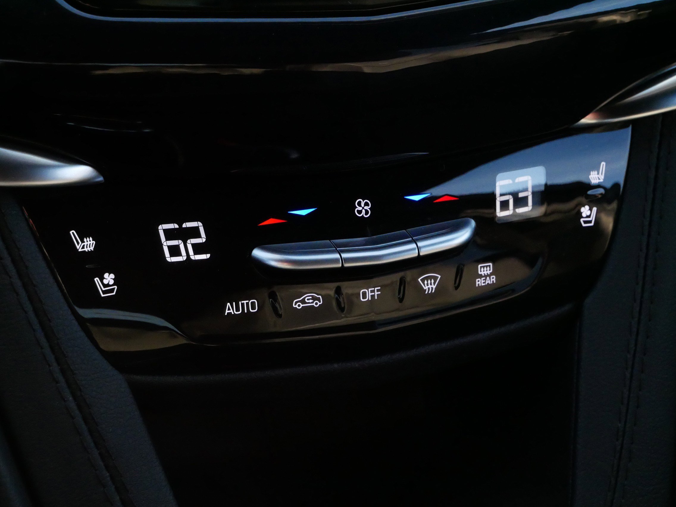 Certified 2025 Cadillac XT6 Sport image 23