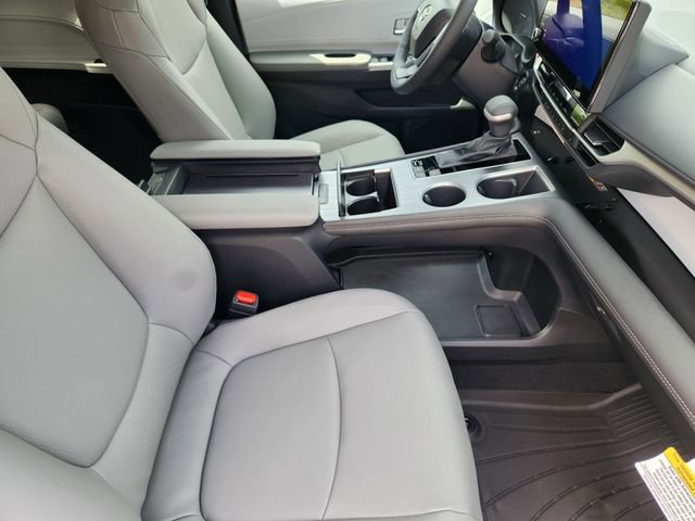 New 2026 Toyota Sienna XLE FWD image 12